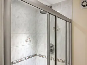 1 bedroom accommodation in Tideswell - Image 3