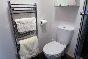 Keswick, Garden Apartment for 2. Excellent location.Convenient for all amenities - Image 4
