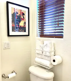 * Cozy Cute Casita Central to Popular Locations * - Image 4