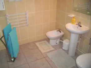 3 bedroom ground floor house on smallholding - Image 3