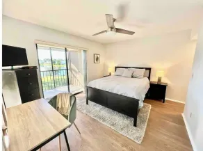 NEW- 2 bed/2 bath WATERVIEW CENTRAL LOCATION TAMPA - Image 5