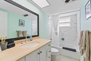 Large Updated Beach Apartment with a Patio - Image 3