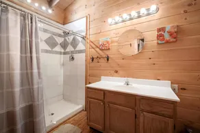 Hot Tub, Firepit, Grill, Wifi near Golf & Hiking - Image 3