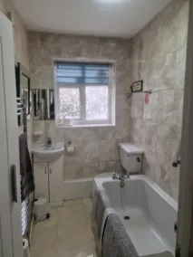 2 bed sleeps 4/5 people! Garden excellent to the city 20 mins direct - Image 2