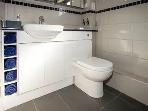 3 bedroom accommodation in Hayling Island - Image 2