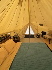 10 Point Landing - 10 Point Landing Glamping with Queen Bed & Bath - Image 3