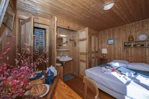 Chalet L’eau vive Near ski 3BR for 6 - Happy Rentals - Image 4