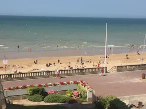 Cabourg plage, near town center, 3-room apartment, seafront building - Image 3