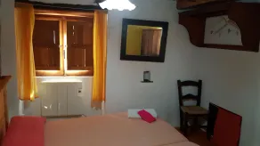 Hus i stille landsby. Ideelle par og venner i Noceda del Bierzo León. - Image 4
