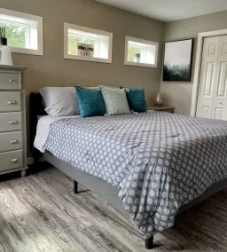 Lakefront Newly Renovated 3 BedroomWith Easy Access to Acadia, MDI and Schoodic - Image 4