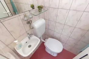 Holiday apartment with balcony and sea view - Image 5