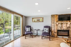 Beautiful 4 bedroom-sleeps 9 near MT & Lake Sunapee-5 miles to Sunapee with view - Image 2