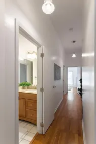 Adorable MtAdams 2BR near it all - Image 3