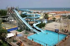 Hotel Boom - Image 4