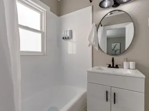The Cozy Cottage - Image 5