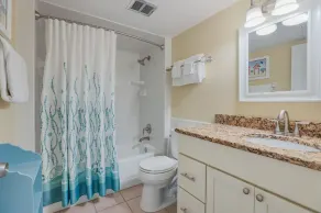 Vente de printemps! Prix r��duit jusqu'au 31 mai! Island Hideaway East- Superbe piscine privée à la maison à quelques pâtés de maison de la plage! - Image 2