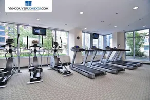 Stunning modern luxury 2 bedroom, 2 bath condo rental - Image 3