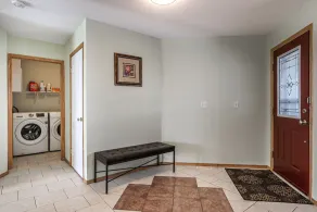 Entire large house! 8 bedrooms & 4Baths! Close to airport! - Image 2