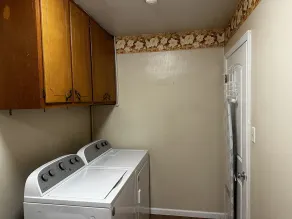 Spacious home/outdoor area minutes from Amazon Center, LSU, SU, downtown & mall - Image 2