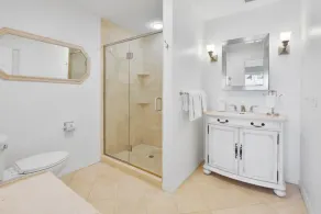 Tolle Lage, tolles Haus, herrliche Aussicht, fünf Schlafzimmer! - Image 2