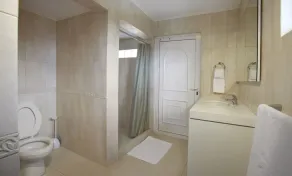 Oceanfront Luxury Malmok 5 Bedroom 6 Bath Villa - Image 2