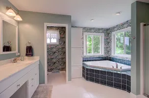 Premium 3BR 3BA with Hot Tub & Pool, near all of LaCrosse's Top Rated Activities - Image 3