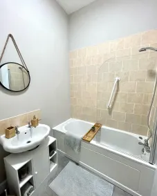 Stevenson Apartment - Image 2