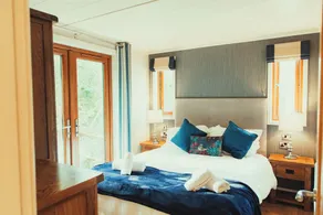 Herons Lake Retreat Hot Tub Lodges - Image 3