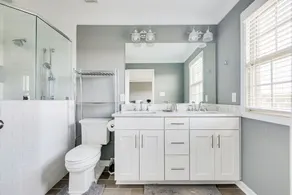 Beautifully furnished, spacious townhome! - Image 5