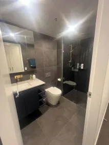 Central CBD - parking - sleeps 4 - Image 3