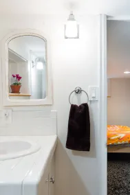 Renovated basement studio in historic Mapleton Hill. - Image 4