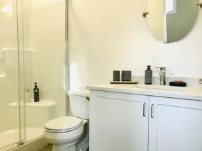 Casa arredata di lusso sulla superficie - Image 2