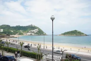 BREATHTAKING TERRACE VIEWS in luxury apartment - by www,SanSebastianApartments,es - Image 3