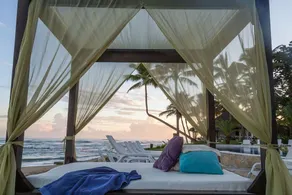 2BD guest-friendly condo in luxury beachfront resort, steps from everything - Image 2