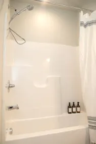 Premium accommodations for up to 4 people in the heart of Downtown Greensburg - Image 5