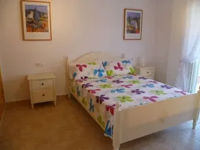 Rymlig 3 sovrum modern familjevänlig villa + pool nära alla bekvämligheter. - Image 3