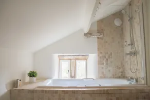 Beautiful Grade II listed house with stunning uninterrupted views. Sleeps 8 - Image 3