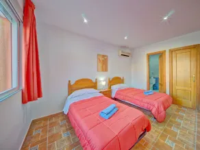 Lovely apartment for 5 people with WIFI, pool, A/C, TV, terrace and pets allowed - Image 5
