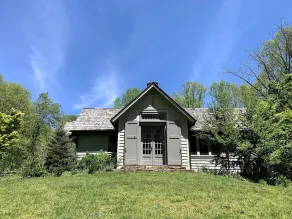 1890's Homestead Cottage - Mountain Vineyard Getaway - Image 5