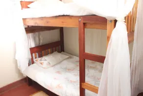 Fully furnished 2 bedroom house. Sleeps 4 - Image 5