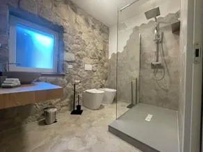SnowLake Suite & Apartments  - Image 2