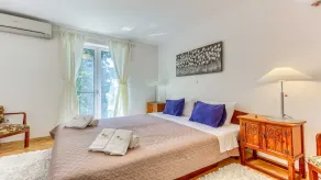 Villa Coral Bay - beachfront 3 bedroom villa in walking distance to Hvar Town by MyWaycation - Image 3