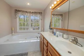 Better Lake Than Never | 4BR Lakefront Sleeps 12 - Image 3