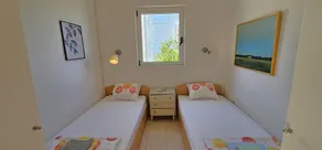 Charming family house with large terrace and gardens, 200m from the beach - Image 4