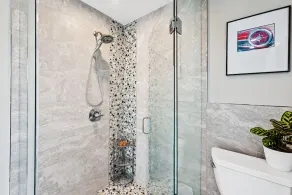 DÉTENDEZ-VOUS À SERENITY PLACE, UNE MAGNIFIQUE MAISON DE PISCINE CHAUFFANTE MODERNE ET CONTEMPORAINE !!! - Image 3