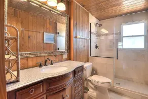 Beachfront bliss awaits at The Sandbox in Holden Beach, NC, perfect for 6. - Image 2