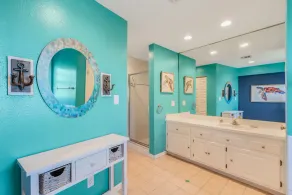 SEA-NIC VIEW ~ 3 BR/2Ba Water-front views, Pool Access and Dockage! - Image 4