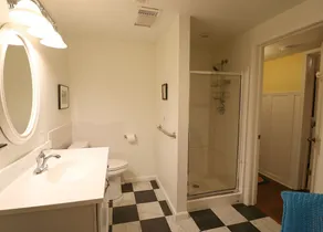 12 Morris 4 2 Bedroom Condo By Redawning - Image 5