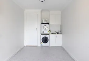 Cozy Getaway, King Bed with TV, NBN, Nespresso Coffee Machine - Image 2