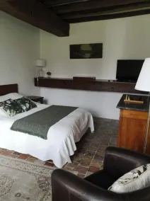 An authentic Percheron house: fireplace, beams, terracotta floor tiles, a large park - Image 4